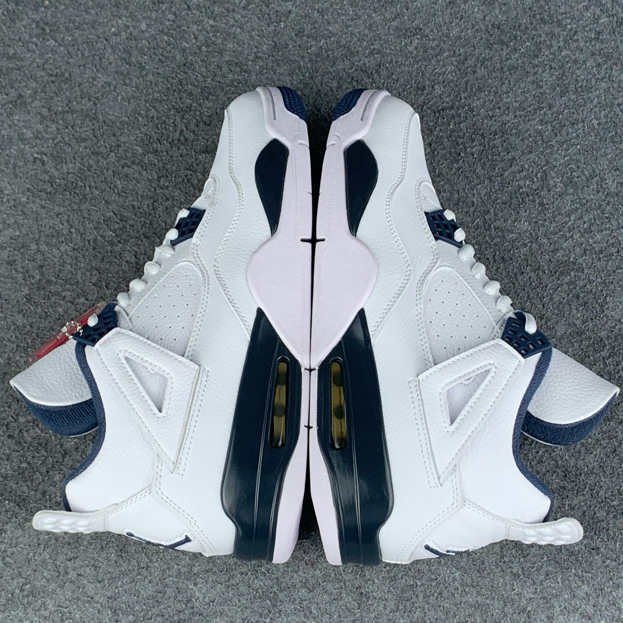 Air Jordan 4 Retro LS 'Columbia'