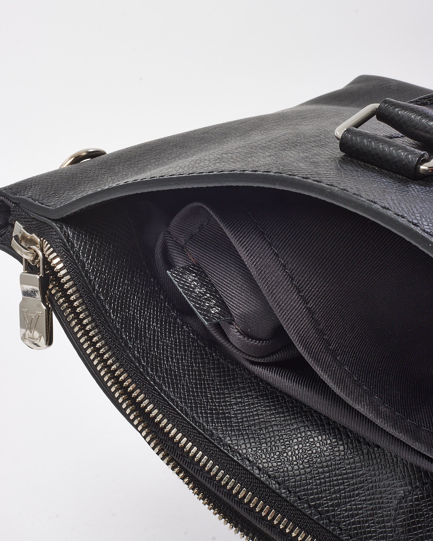 Louis Vuitton Black Taiga Leather Anton Soft 2Way Briefcase